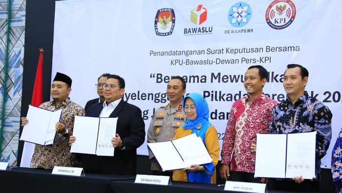 Kadiv Humas Polri, Irjen Sandi di kantor Dewan Pers