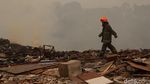 Penampakan Tebing Sampah Terbakar di Ciumbuleuit Bandung
