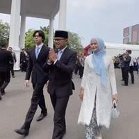 Ditambah dengan rambut yang sedikit gondrong, pesona Ken memang bikin terpana. Selain berparas tampan, Ken juga memiliki postur tubuh yang tinggi. Foto: Instagram/@bimaaryasugiarto