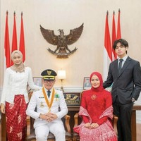 Potret Ken bersama keluarganya. Ia diketahui memiliki seorang kakak perempuan bernama Kinaura Maisha yang akrab disapa Kin. Foto: Instagram/@bimaaryasugiarto