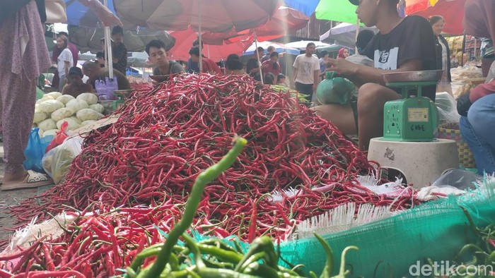 Ketersediaan cabai merah melimpah di pasar 26 Ilir Palembang