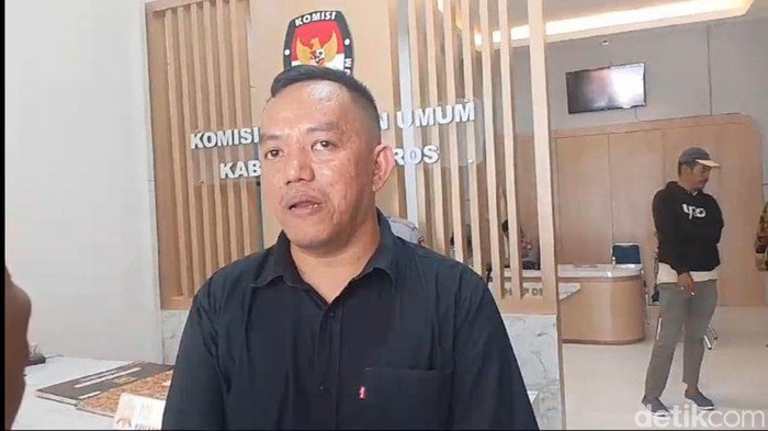 Ketua KPU Maros, Jumaedi.