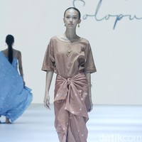 Fashion show busana terbaru Soloputri di Jakarta Fashion Week [JFW] 2025, di City Hall, Pondok Indah mall 3, Jakarta Selatan, Senin [21/10/2024]. Foto: Mohammad Abduh/detikcom.