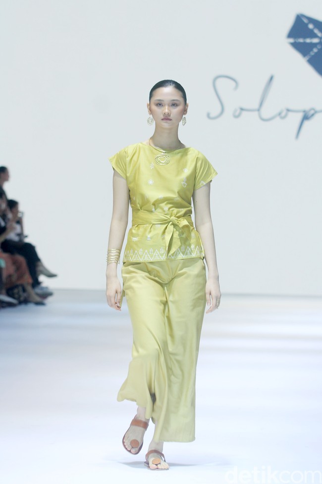 Fashion show busana terbaru Soloputri di Jakarta Fashion Week [JFW] 2025, di City Hall, Pondok Indah mall 3, Jakarta Selatan, Senin [21/10/2024]. Foto: Mohammad Abduh/detikcom.