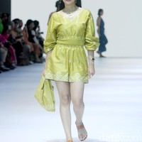 Fashion show busana terbaru Soloputri di Jakarta Fashion Week [JFW] 2025, di City Hall, Pondok Indah mall 3, Jakarta Selatan, Senin [21/10/2024]. Foto: Mohammad Abduh/detikcom.