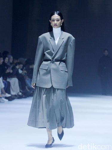 Koleksi terbaru Rani Hatta di JFW 2025 Koleksi terbaru Rani Hatta Untuk Mazda di Jakarta Fashion Week 2025