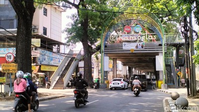 Teras Cihampelas yang Kini Bikin Menghela Napas