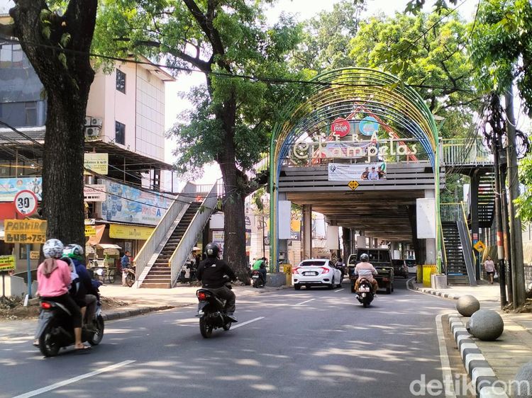Teras Cihampelas yang Kini Bikin Menghela Napas