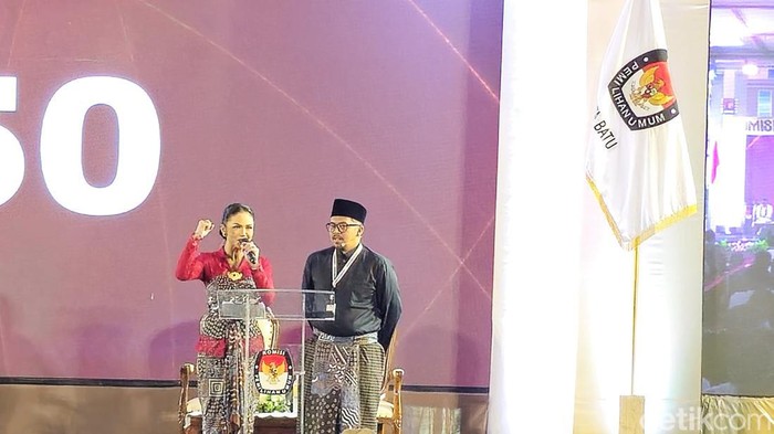 Kris Dayanti saat debat Pilwali Kota Batu