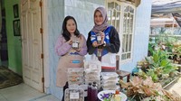 Warga mengolah tanaman dari greenhouse menjadi beragam produk pangan. Misalnya mie ayam bunga telang, pempek bunga telang, cookies bunga telang, hingga minuman herbal. Pendampingan yang diberikan Pertamina Patra Niaga membangkitkan perekonomian warga sekitar (Foto: Rio Roma Dhoni)