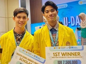 Rancang Gelang Pendeteksi Bencana, Mahasiswa Poltek Juara 1 Kompetisi Internasional