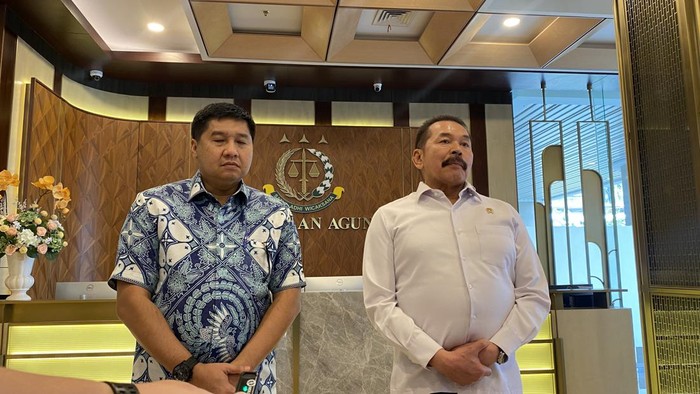 Menteri Perumahan dan Kawasan Permukiman Maruarar Sirait menemui Jaksa Agung ST Burhanuddin