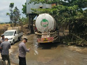 Video: Katup Penampungan Semen di Pabrik Bantul Bocor, Debu Beterbangan
