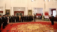 Dari seluruh tokoh yang dilantik, hampir semuanya sempat mendatangi kediaman Prabowo di Kertanegara IV, Jakarta untuk mengikuti seleksi calon penghuni kabinet Prabowo.  