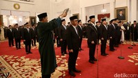 Prabowo mengambil sumpah jabatan utusan khusus hingga kepala badan.   