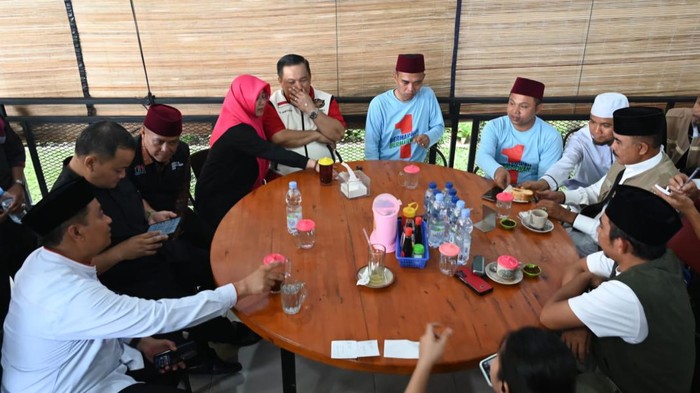 Paslon Abdul Wahid-SF Hariyanto ajak paslon di Pilwalkot Pekanbaru ngopi bareng UAS (Dok Tim Pemenangan)