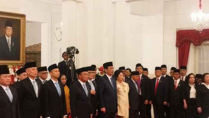 Pelantikan di Istana