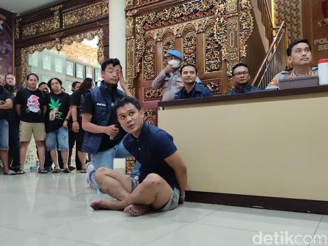Pembunuh wanita asal Grobogan di kamar kos di Peterongan, Kota Semarang, Muhammad Adhi Nugroho (28) ditangkap Polrestabes Semarang, Selasa (22/10/2024).