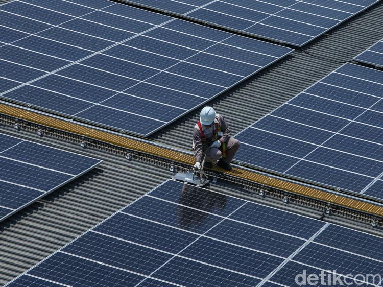 Mendorong Energi Terbarukan dengan Penggunaan Panel Surya