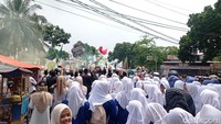 Dia mengatakan jika saat ini Pemkot atau masyarakat resah dengan masalah kemunduran moral dan masalah sosial seperti geng motor, maka pondok pesantren adalah solusinya.