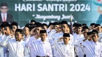 Upacara yang diikuti perwakilan pondok pesantren se-Kabupaten Tangerang tersebut mengusung tema Menyambung Juang, Merengkuh Masa Depan. 