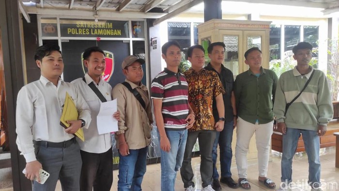 Perwakilan alumni Ponpes Sunan Drajat laporkan akun TikTok yang hina KH Abdul Ghofur