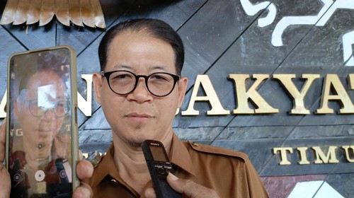 Pj Gubernur NTT, Andriko Noto Susanto, saat ditemui wartawan seusai mengikuti Sidang Paripurna di DPRD NTT, Selasa (22/10/2024). (Simon Selly/detikBali)