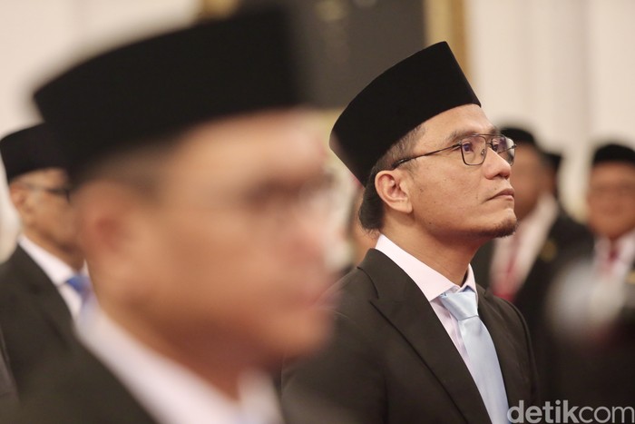 Presiden Prabowo Subianto melantik tujuh utusan khusus presiden di Istana Negara, Jakarta, Selasa (22/10/24).  Artis Raffi Ahmad hingga Miftah Maulana Habiburrahman atau yang lebih dikenal sebagai Gus Miftah resmi dilantik Presiden Prabowo Subianto