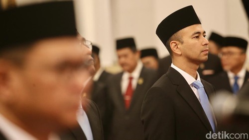 Presiden Prabowo Subianto melantik tujuh utusan khusus presiden di Istana Negara, Jakarta, Selasa (22/10/24).  Artis Raffi Ahmad hingga Miftah Maulana Habiburrahman atau yang lebih dikenal sebagai Gus Miftah resmi dilantik Presiden Prabowo Subianto
