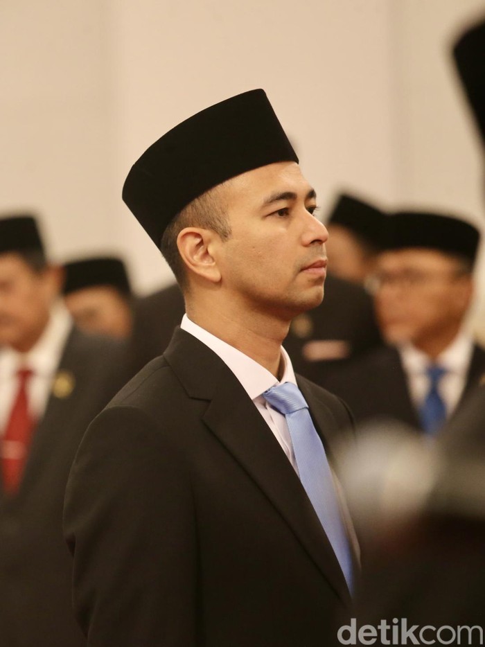Potret Raffi Ahmad dan Gus Miftah Dilantik Jadi Utusan Khusus Presiden Prabowo Presiden Prabowo Subianto melantik tujuh utusan khusus presiden di Istana Negara, Jakarta, Selasa (22/10/24). Artis Raffi Ahmad hingga Miftah Maulana Habiburrahman atau yang lebih dikenal sebagai Gus Miftah resmi dilantik Presiden Prabowo Subianto