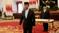 Sementara Jenderal TNI (Purn) Wiranto dilantik sebagai Penasihat Khusus Presiden urusan Bidang Politik dan Keamanan.  