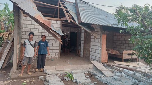 Salah satu rumah yang rusak di Desa Manubelon, Kecamatan Amfoang Barat Daya, Kabupaten Kupang, NTT. (Dok. Pemdes Manubelon).