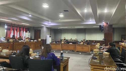 Rapat kerja DPRD dan Pemkab Karangasem, Selasa (22/10/2024).