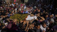 Dokter Kashmir Shahnawaz merupakan salah satu dari tujuh korban yang tewas ditembak kelompok bersenjata.  