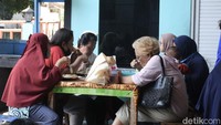 Inisiatif ini didukung oleh donatur yang berkontribusi dalam menyediakan bahan makanan.