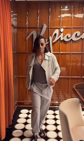Tak Mau Kalah Viral, Salt Bae Bikin Cokelat Kunafa Khas Dubai