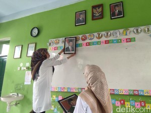 Momen Sekolah Pajang Foto-Kenalkan Prabowo dan Gibran ke Murid SD
