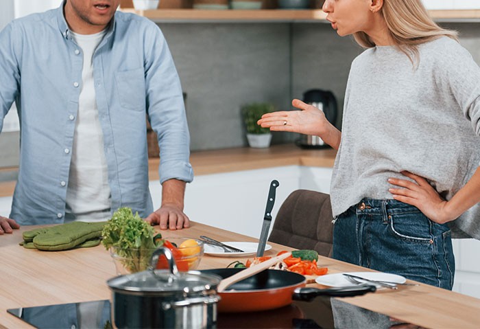 Suami Sedang Diet Dipaksa Istri Makan Banyak, Berakhir Ribut