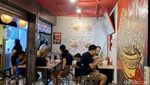 Manis Smoky Bakmi Naga Merah Nyempil di Pasar Cihapit Bandung