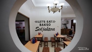Hujan-hujan di Bandung, Jajan Bakso Kekinian Dulu di Arcamanik
