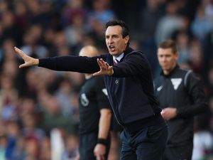 Unai Emery Buru Trofi Europa League yang Kelima