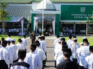 5 Contoh Susunan Apel Hari Santri Lengkap Teks Ikrar, Resolusi, dan Doanya