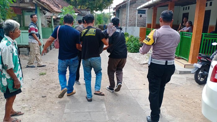 Kondis TKP wanita muda nekat menyayat dirinya sendiri di Galur, Kulon Progo, Selasa (22/10/2024).
