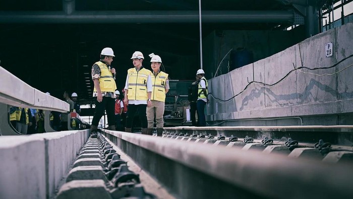 Wapres Gibran Cek Proyek LRT Velodrome-Manggarai, Harap Selesai Tepat Waktu.