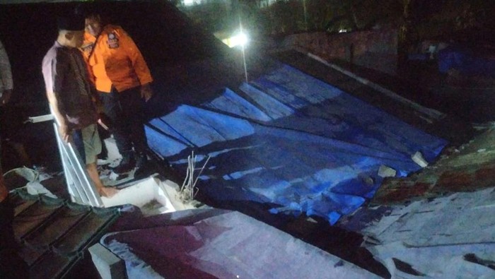 18 Rumah di Citeureup Bogor Rusak Diterjang Angin Kencang