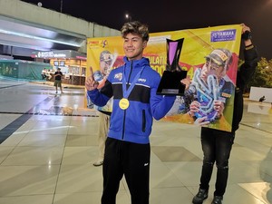 Orang Indonesia Pertama yang Juara Dunia Balap Motor Disambut Meriah