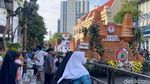 Meriahnya Pawai Maskot Pilkada 2024 di Surabaya