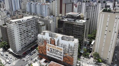 Mural Kekeringan Hutan Amazon Hiasi Gedung di Brasil