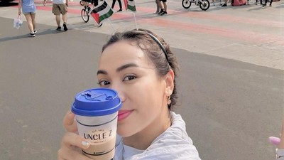 Dilantik Jadi Utusan Khusus Presiden, Ini Potret Seru Zita Anjani Saat Makan