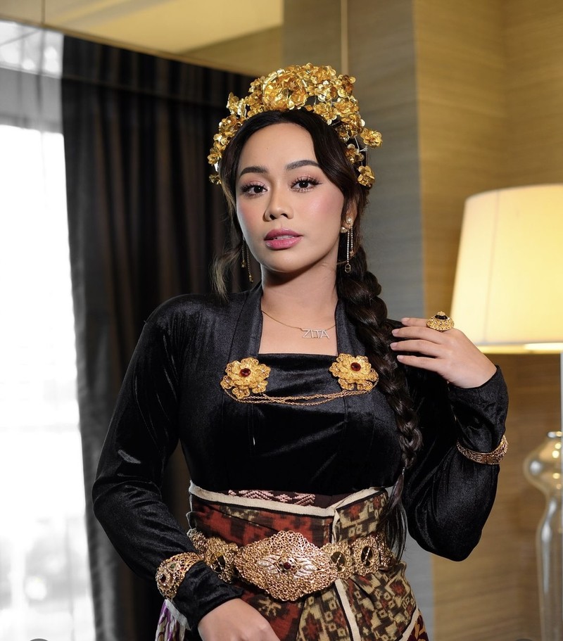 Dilantik Jadi Utusan Khusus Presiden, Ini Potret Seru Zita Anjani Saat Makan